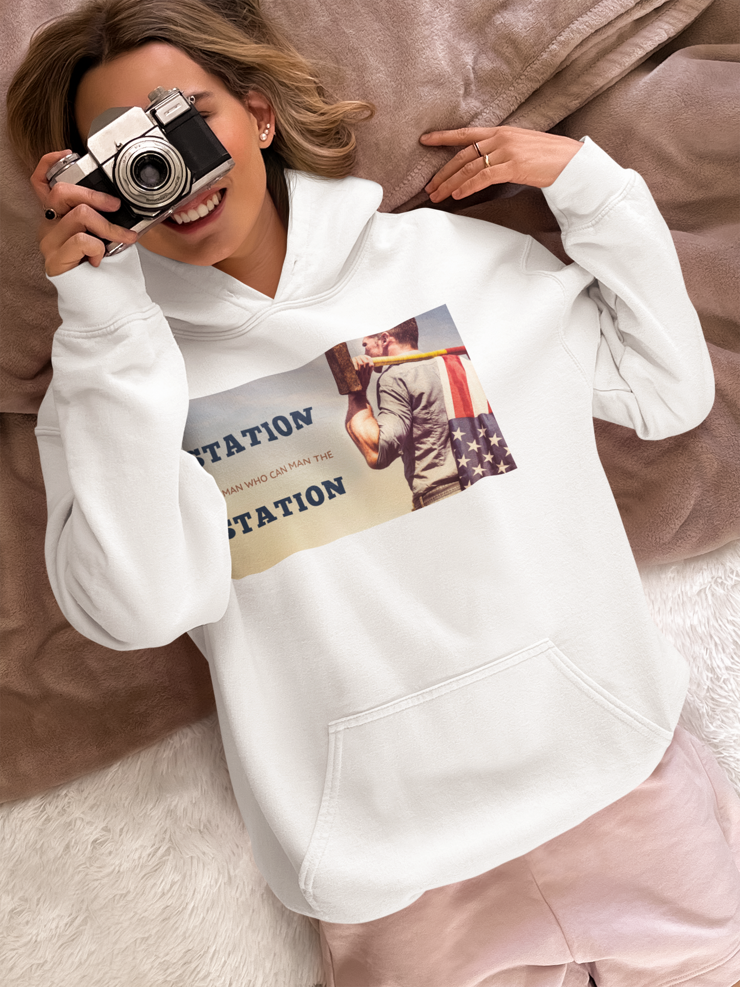 Station The Man Who Can Man The Station - Unisex Heavy Blend™ Hooded Sweatshirt